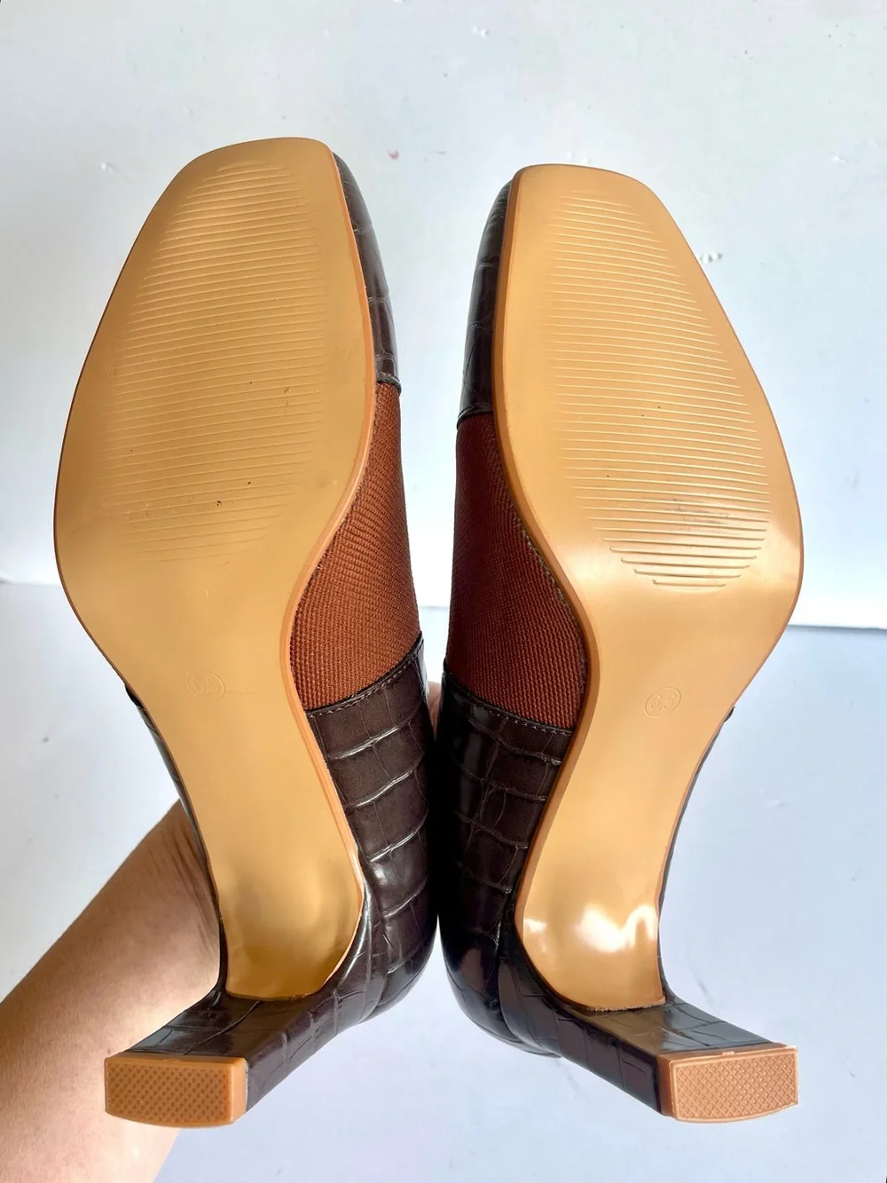 Benassal Women Dress Pumps Heels Orthopedic Bunion Shoes Size 6.5 EUC